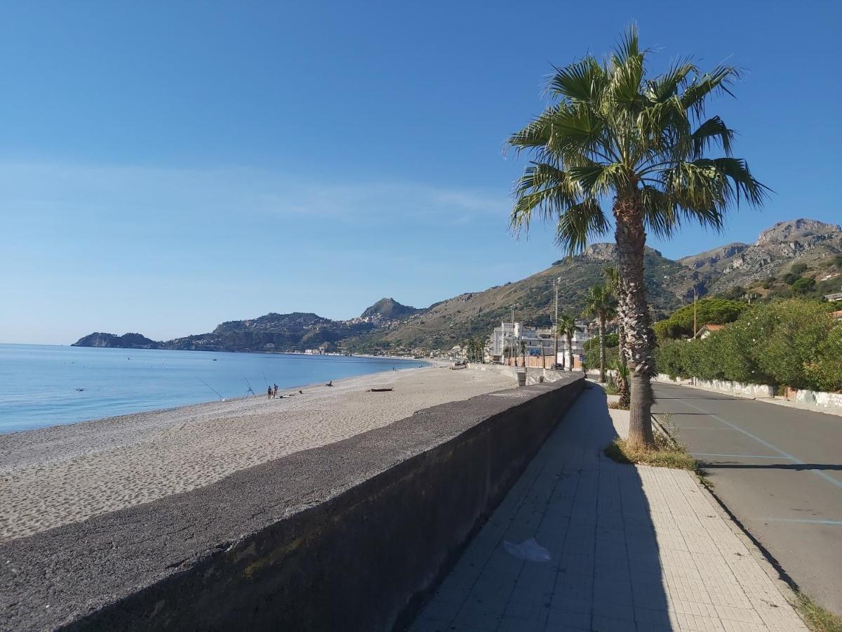 Case Borgo Vacanze Letojanni Exterior photo
