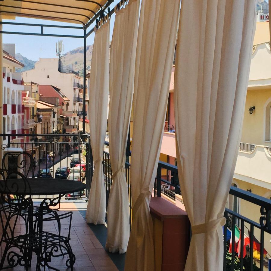 Case Borgo Vacanze Letojanni Exterior photo