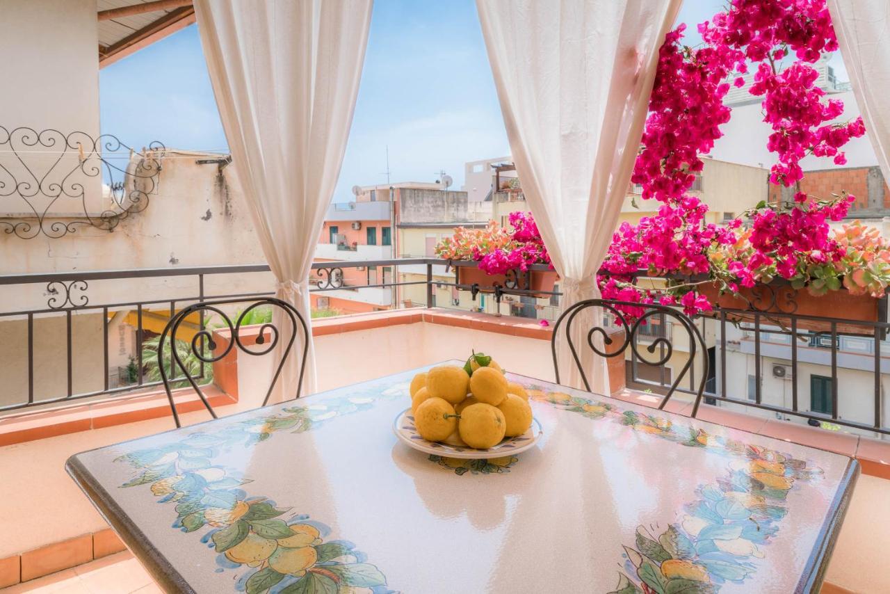 Case Borgo Vacanze Letojanni Exterior photo
