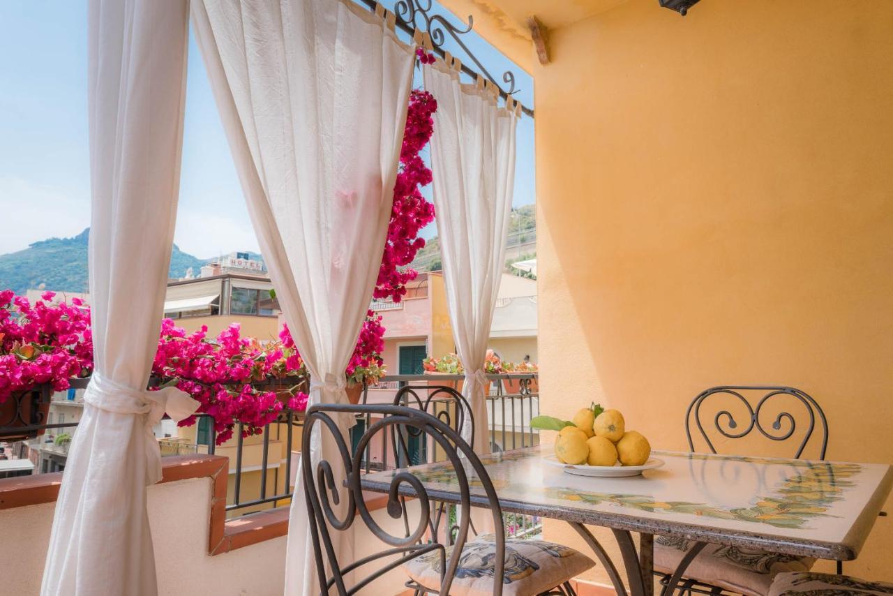 Case Borgo Vacanze Letojanni Exterior photo