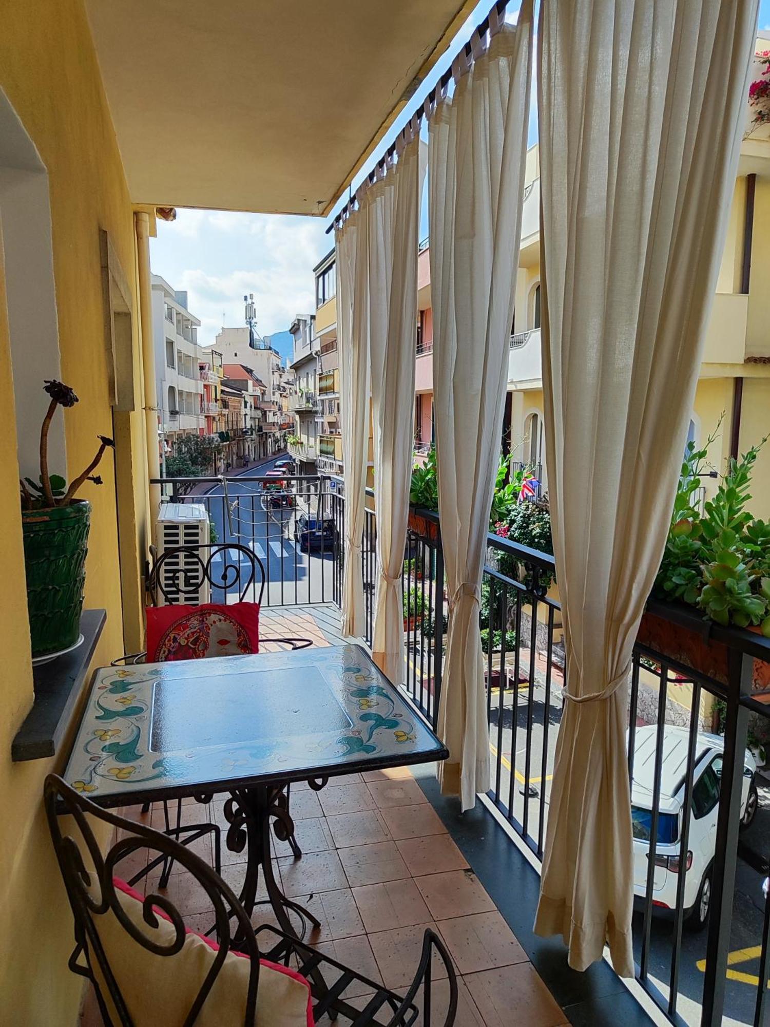 Case Borgo Vacanze Letojanni Exterior photo