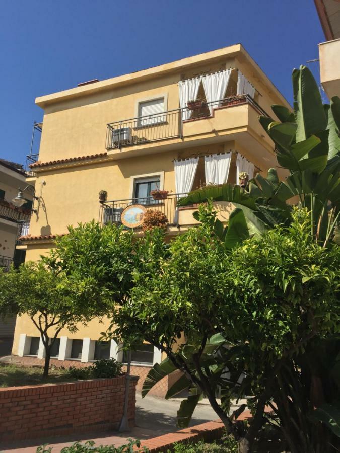 Case Borgo Vacanze Letojanni Exterior photo